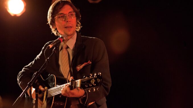 1920px-Justin_Townes_Earle_(7428606756) Justin Townes Earle live at Fitzgeralds, Houston, TX 3rd May 2012