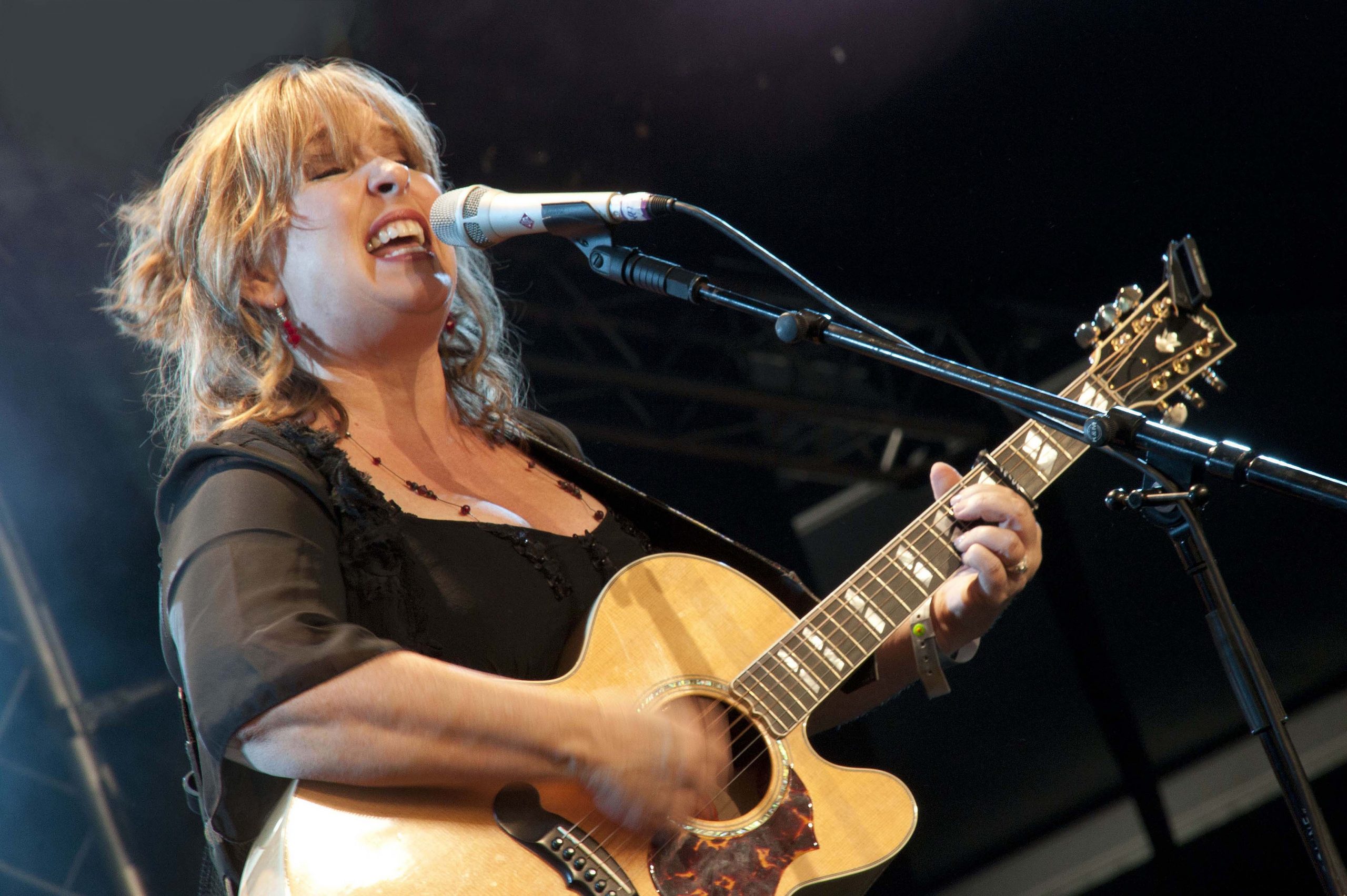 gretchen peters tour 2022