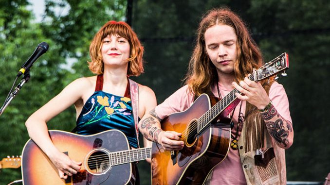 Classic Clips Molly Tuttle and Billy Strings I m Sittin On Top