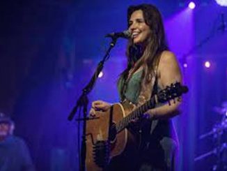 Sarah Petite in concert