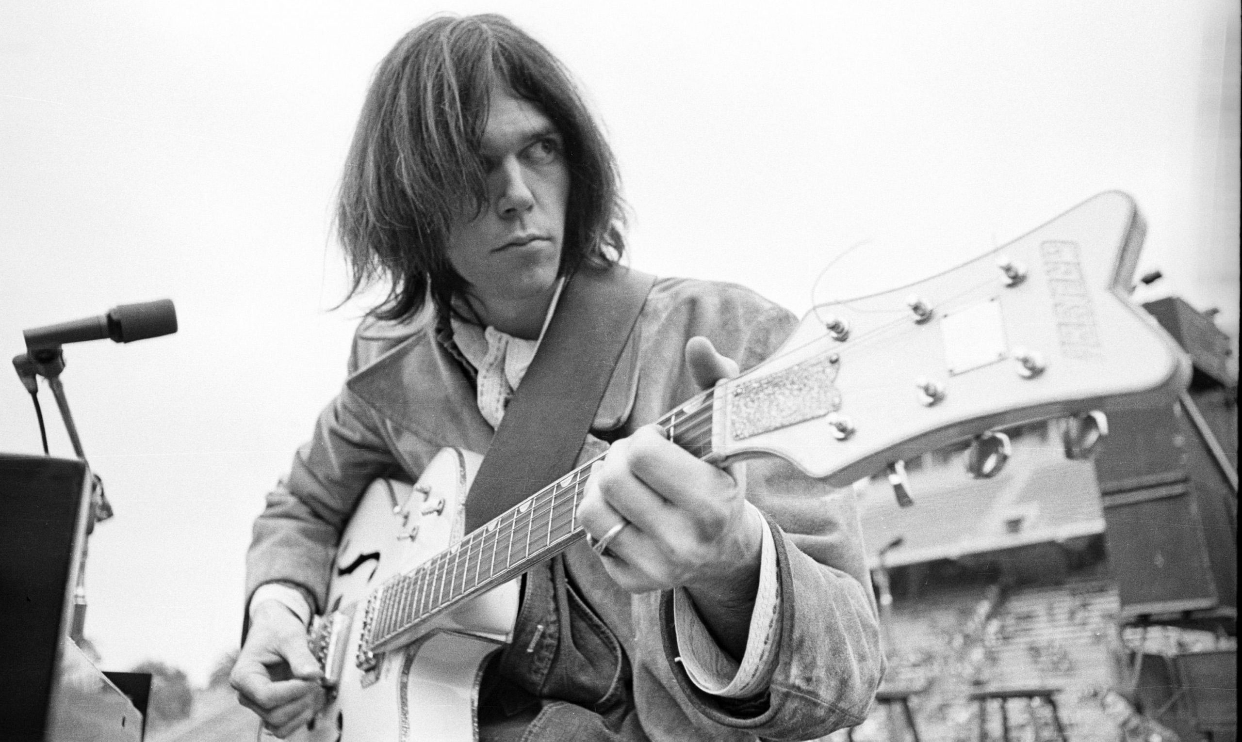 Classic Clips Neil Young “Heart of Gold” BBC Studios, 1971