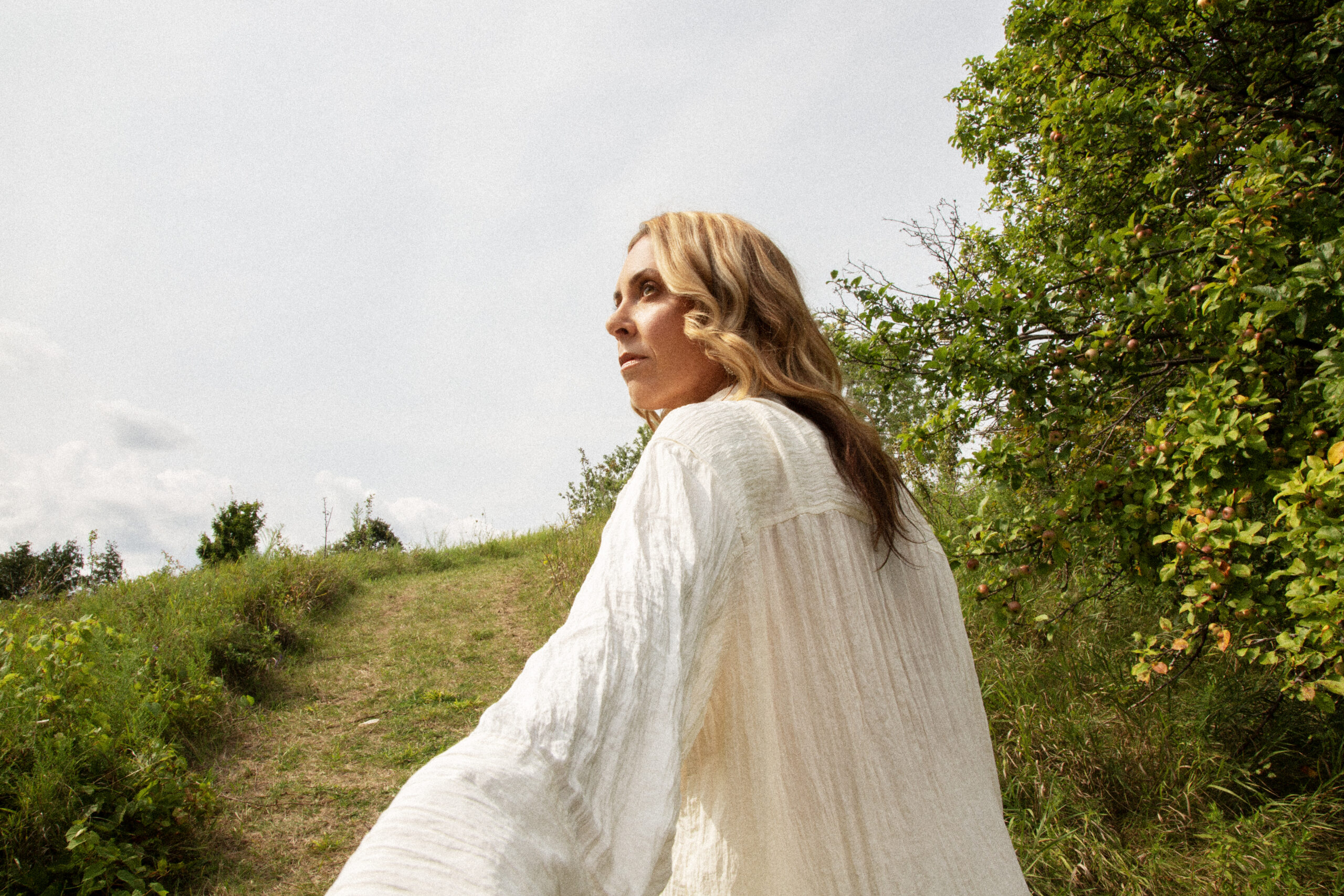 Video Premiere: Amanda Rheaume “#44” (Live from The Woodshed ...