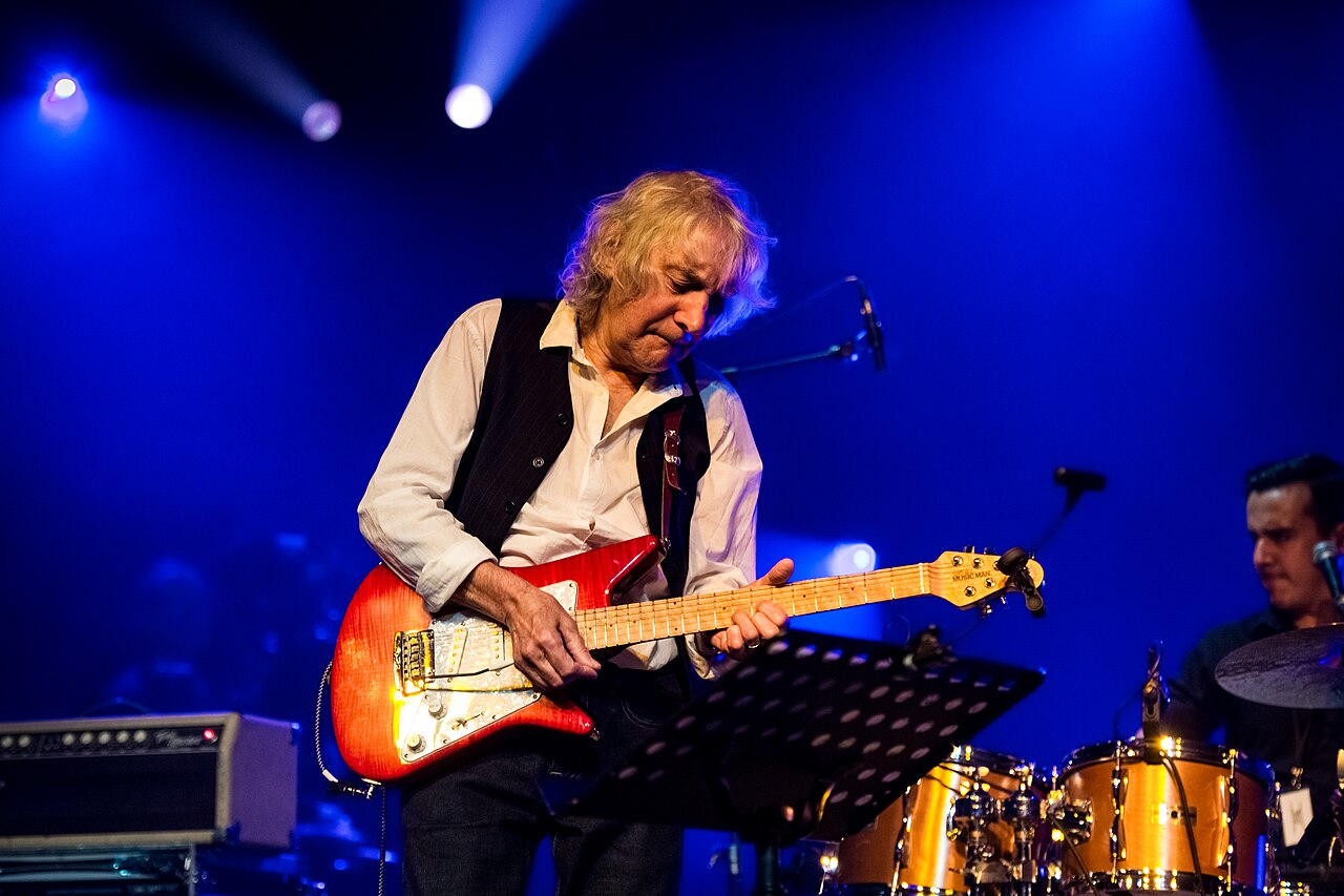 Classic Clips: Albert Lee Country Boy Live on BBC Radio 2s Weekend Wogan – 28th March 2010 Classic Clips: Albert Lee Country Boy Live on BBC Radio 2s Weekend Wogan – 28th March 2010