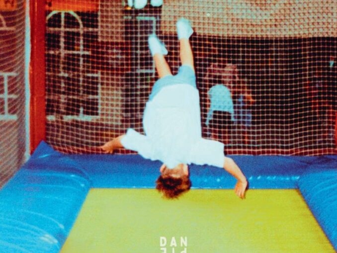 Album cover artwork for Dan Pye "Room 7 on the 7th"