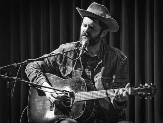 Jeffrey Foucault bat Wordl Cafe Live in February 2015