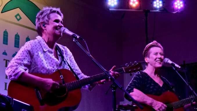 Chris While & Julie Matthews, live at the Town Hall, Kirton in Lindsey - 25th October 2025