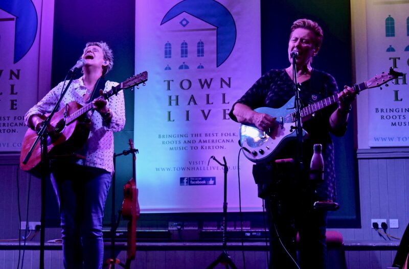 Chris While & Julie Matthews live at the Town Hall, Kirton in Lindsey, - 25th October 2025