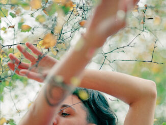 Album cover artwork for Pippa Blundell's "common thread"