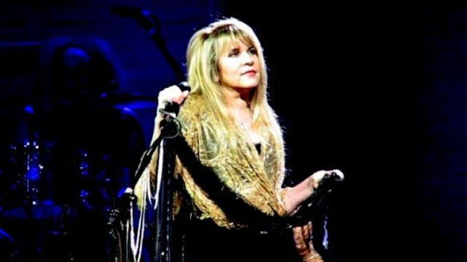 Stevie_Nicks_June_2008.jpg 2
