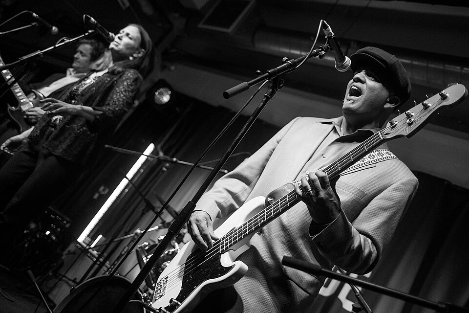 Essentials: The Top 10 songs by The Delines Essentials: The Top 10 songs by The Delines